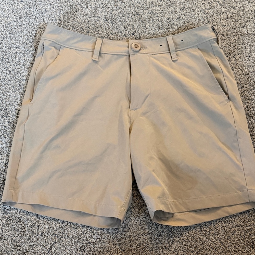 Hollister khaki shorts size 30